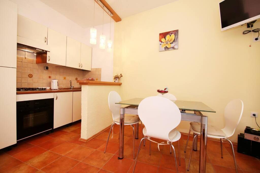 Appartement Barney With Garden&terrace