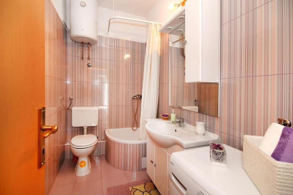 Barney With Garden&terrace Apartman