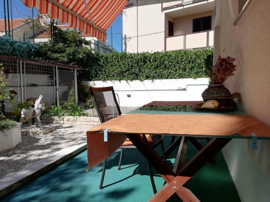 Barney With Garden&terrace Apartman *